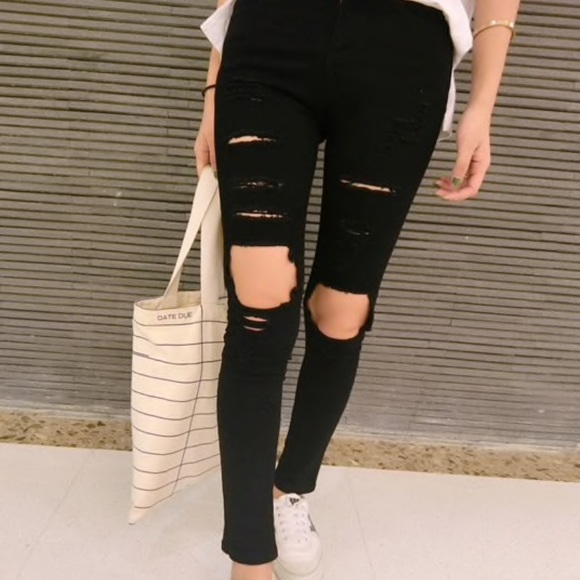 SHEIN Pants - 🌙 host pic // high waisted destroyed skinny